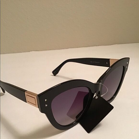 Women’s High Fashion Cat Eye Sunglasses - Picture 7 of 7